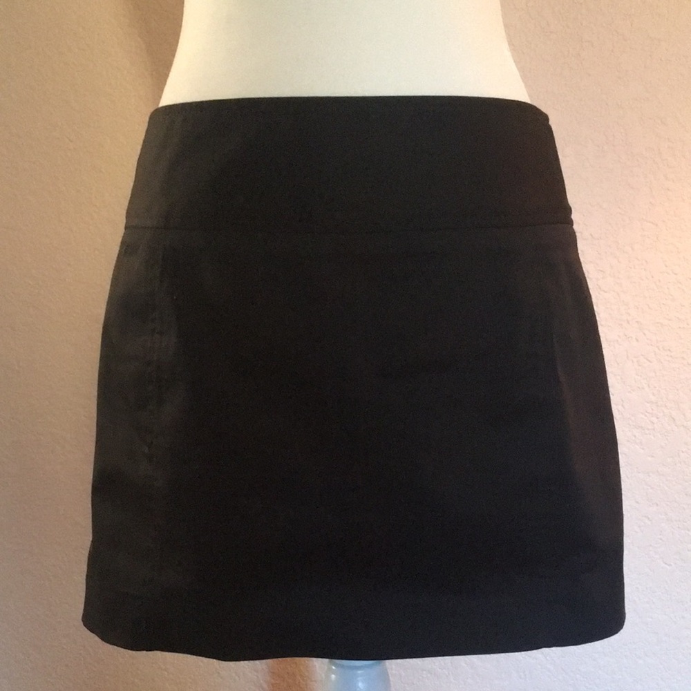 Black mini skirt size 4 NWOT